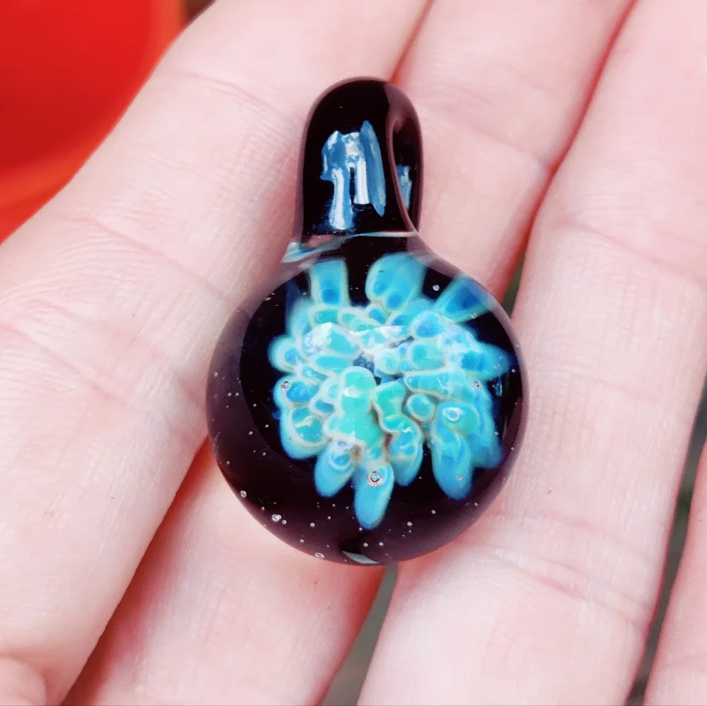 Unusual vintage hand blown art glass pendant - Picture 3 of 12